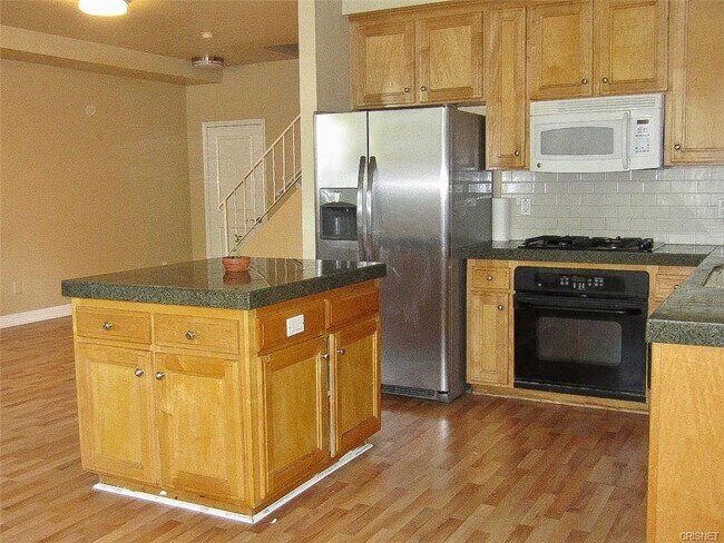 Foto del edificio - 7132 Farralone Ave