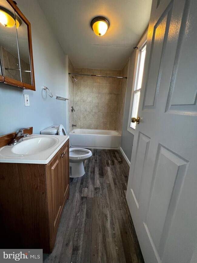 Building Photo - 3435 S Hanover St