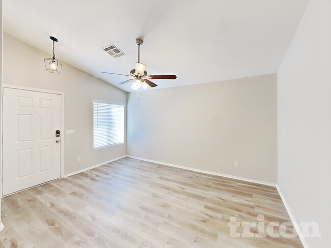 Building Photo - 12008 W Rosewood Dr