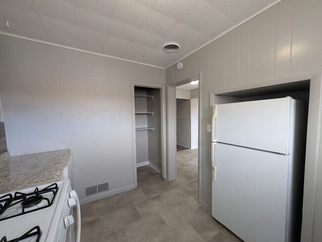 Building Photo - 1649 Florence St