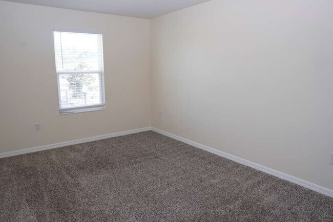 Foto del edificio - 2330 Avellino Ave