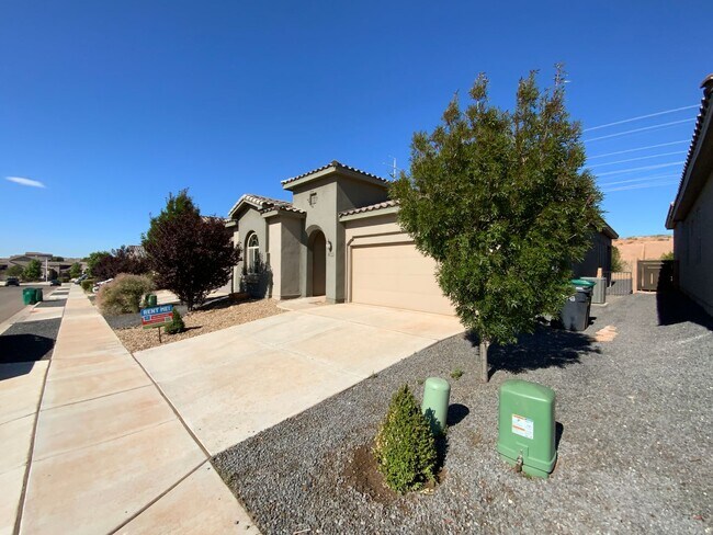 Foto del edificio - 4 Bedroom Single Story Home Available Near...