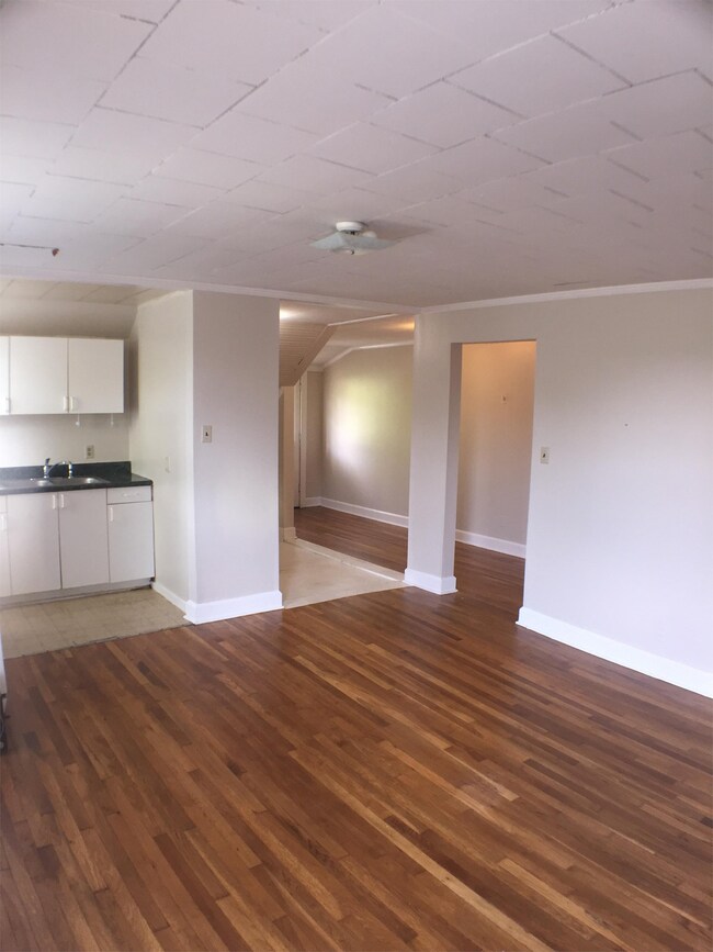 Building Photo - 1407 Clover St NW