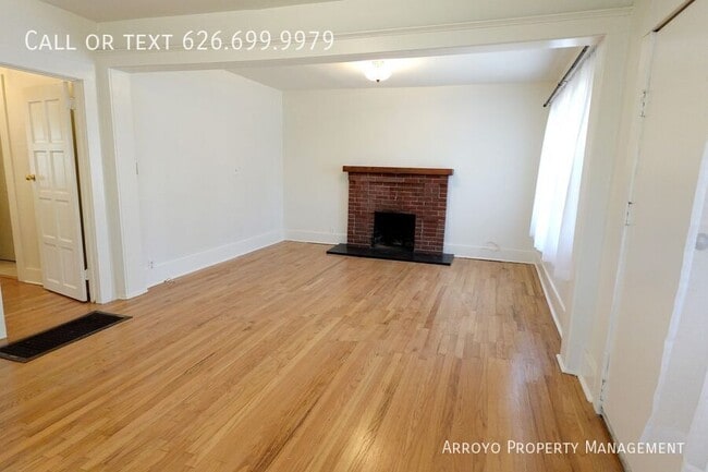 Building Photo - 6307 Aldama St