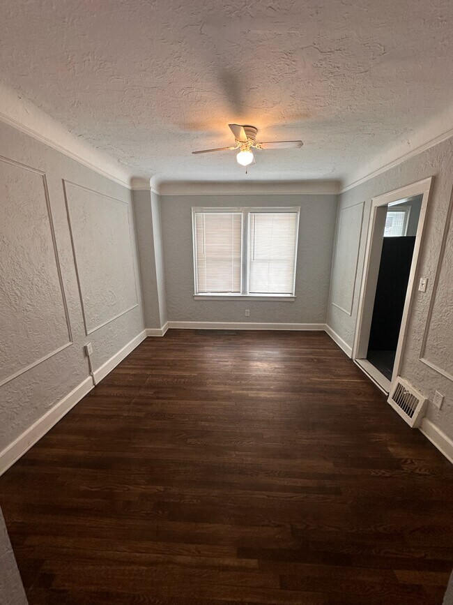 Building Photo - 175 W Rundell St