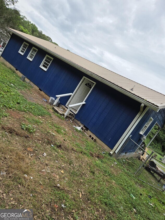 Building Photo - 118 Peach St