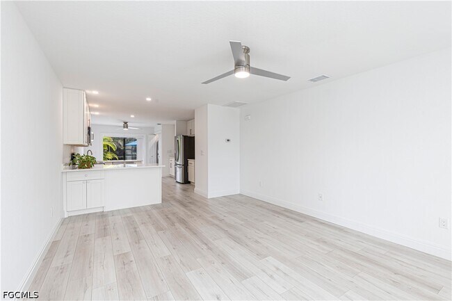 Building Photo - 2722 SW 54th Terrace