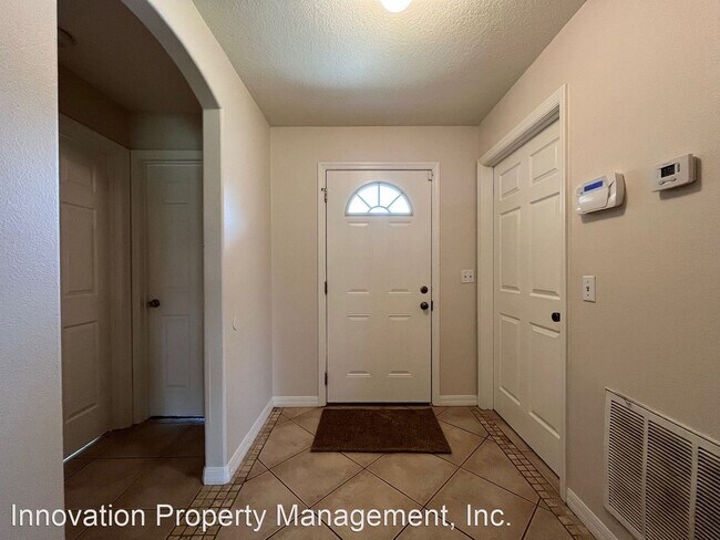 Building Photo - 4 br, 2 bath House - 601 Swallow Court