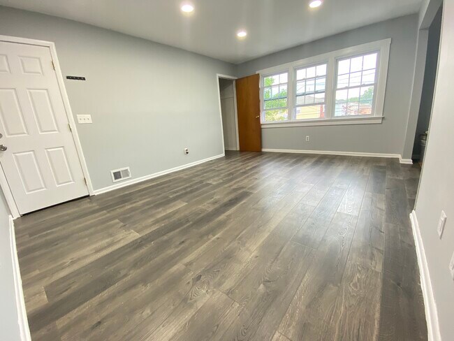 Building Photo - 1020 Nora Dr