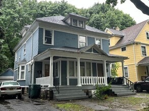 Building Photo - 93 Holbrooke St