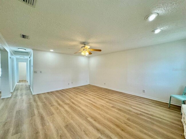 Foto del edificio - 621 85th Ave N