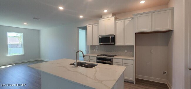 Building Photo - 1642 Killian Dr