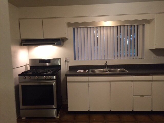 Building Photo - 2030 Alta Vista Dr
