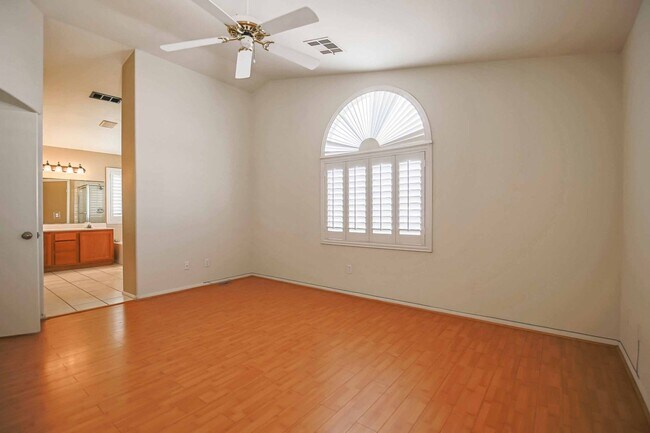 Building Photo - Beautiful 4 Bedroom home FOR RENT!