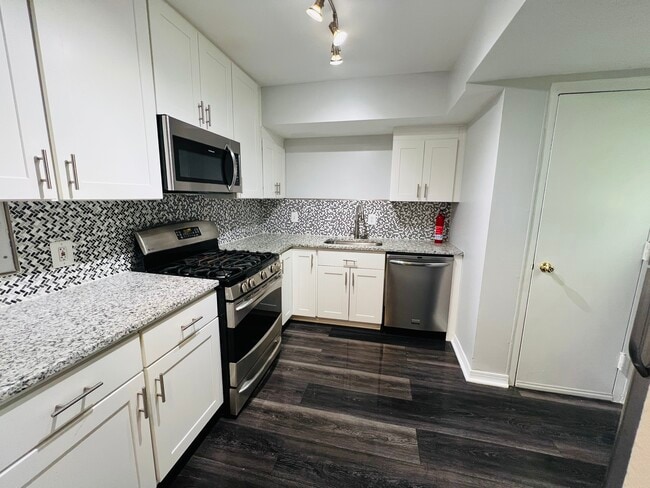 Building Photo - 404 N Armistead St