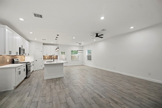 Foto del edificio - 1071 St Clair St