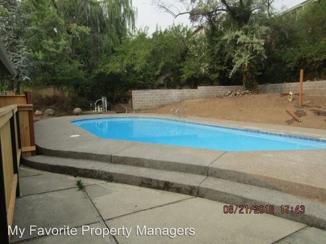 Primary Photo - 4 br, 2.5 bath House - 415 Harvard Pl.