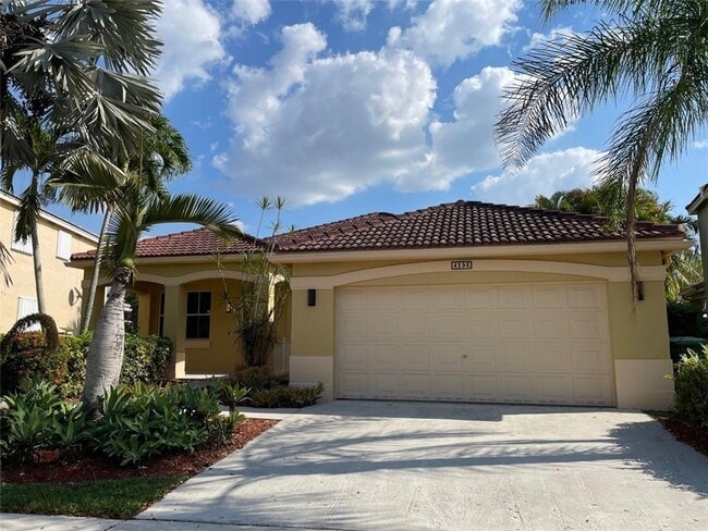 Foto del edificio - 4293 Laurel Ridge Cir