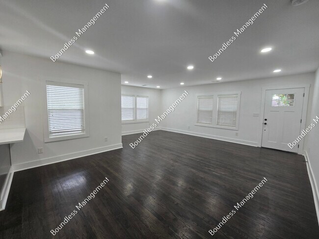 Foto del edificio - 1064 Westmoor Dr NW