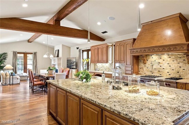 Building Photo - 5 br, 6.5 bath House - 23 Blue Grass