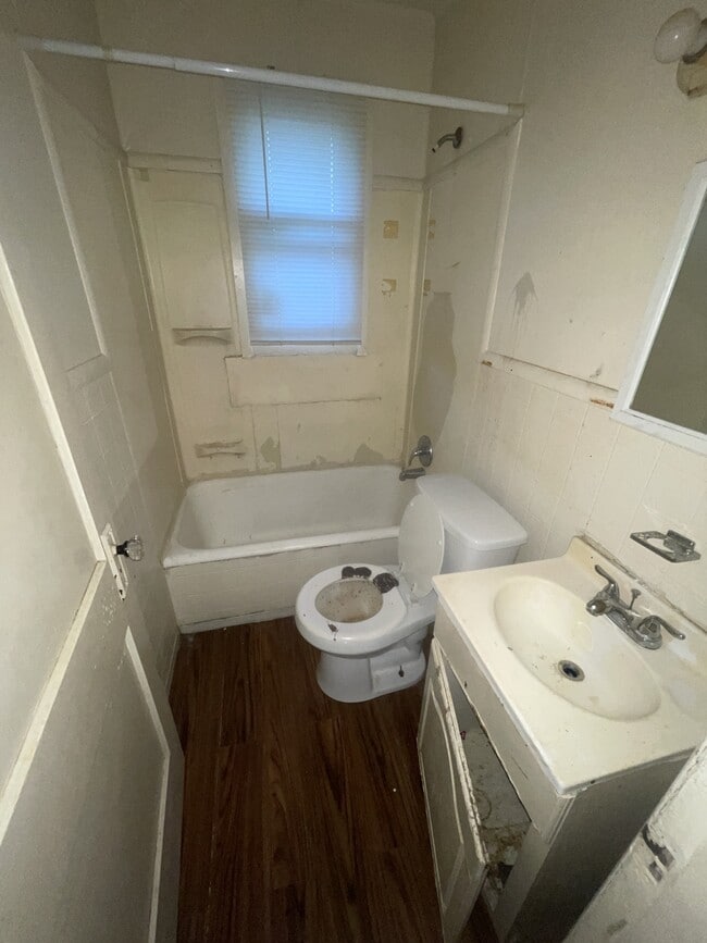 Building Photo - 8356 Strathmore Pl