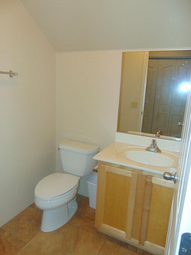 Foto del edificio - Student Housing 2 Bed/ 2 Bath w/ Loft/View...