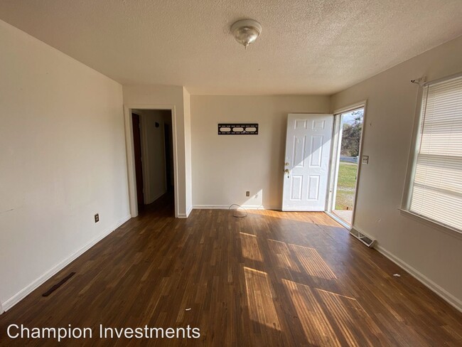 Building Photo - 622 Margrace Rd