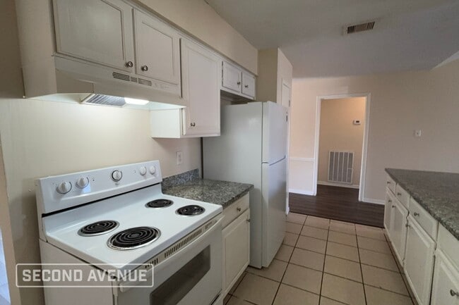 Building Photo - 7706 Waterchase Dr