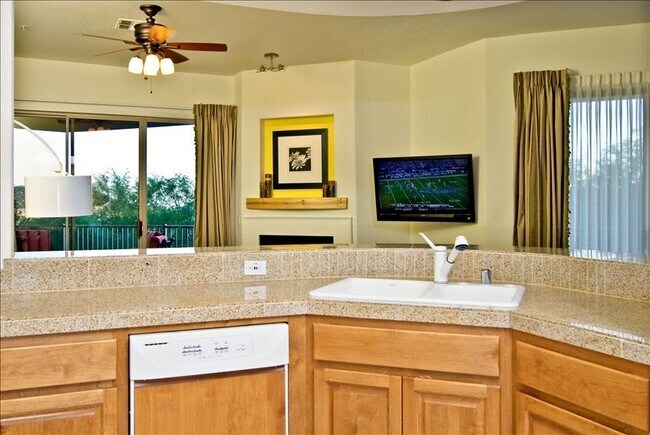 Building Photo - 14850 Grandview Dr