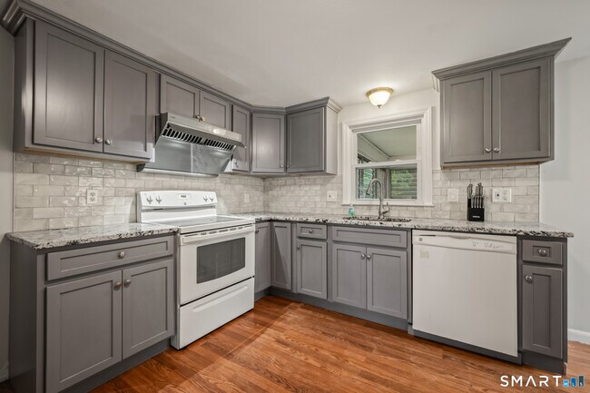 Foto del edificio - 58 Jackson Ave
