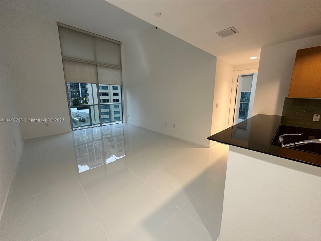 Foto principal - 1050 Brickell Ave