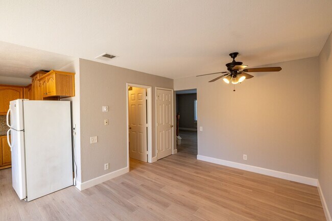 Foto del edificio - Spacious 4 bedroom home in Union City with...