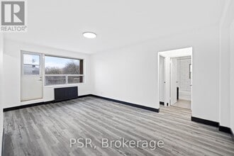 Building Photo - 600-600 Eglinton Ave W