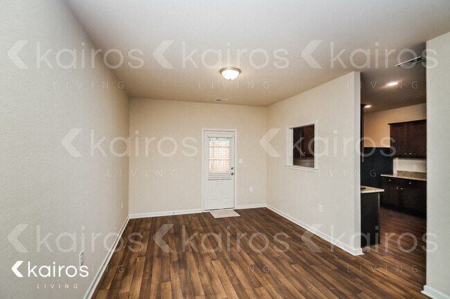 Building Photo - 10757 Bent Brook Dr