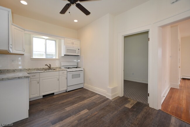 Building Photo - 109 Anchor Pl