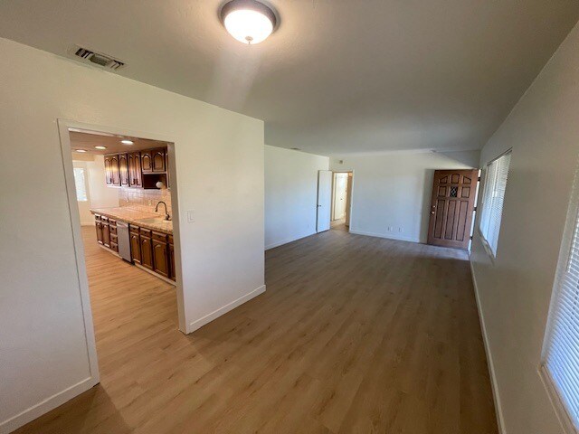 Foto del edificio - 12943 Magnolia Ave