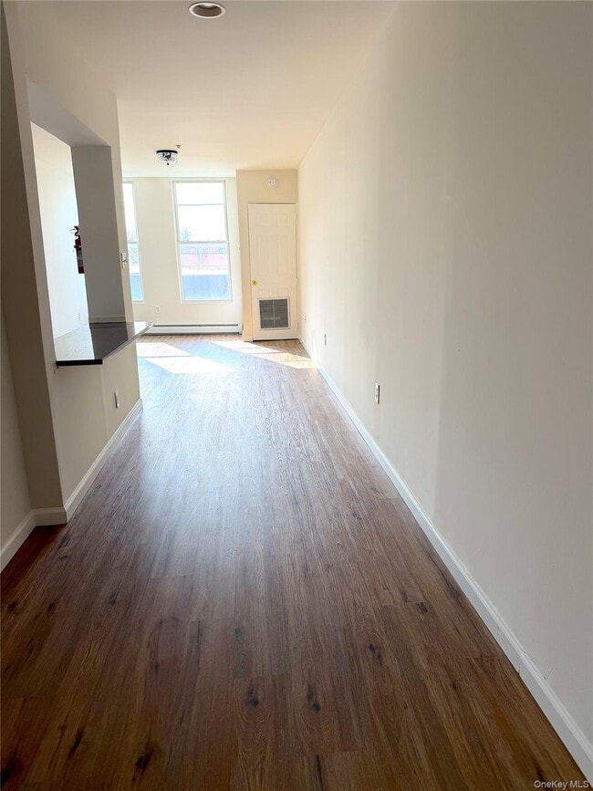 Building Photo - 315 Main St