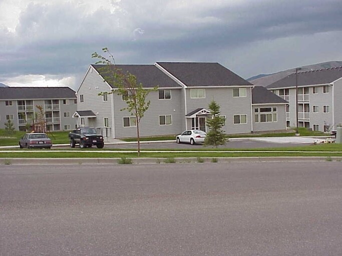 Primary Photo - Hillside Village Apartments