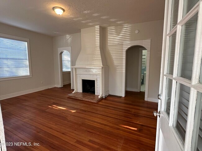 Foto del edificio - 1824 Perry Pl