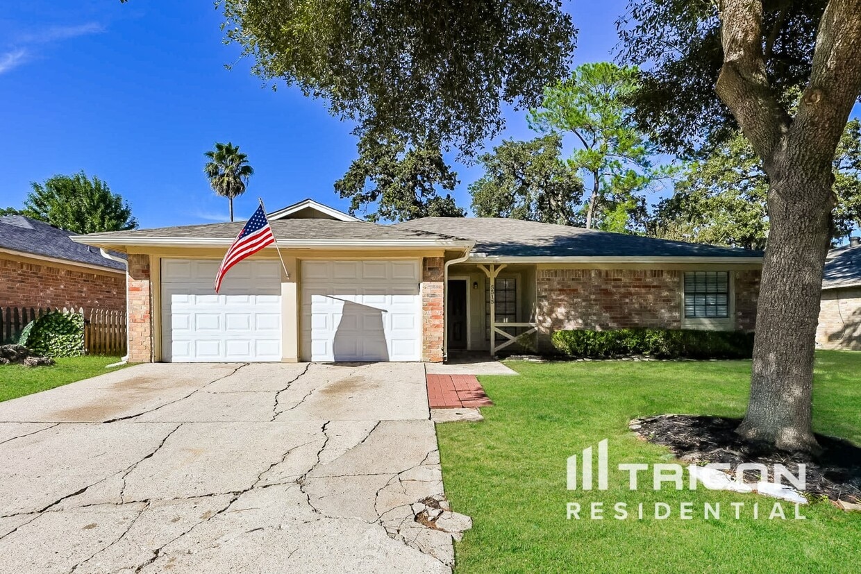 Primary Photo - 5515 Fallengate Dr