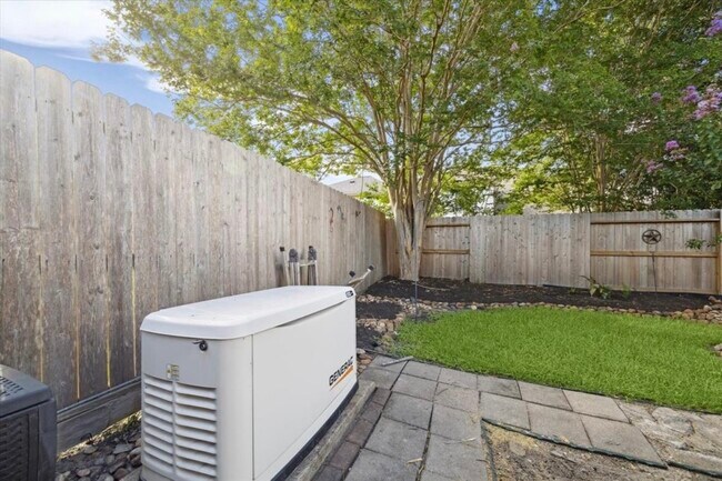 Foto del edificio - 6715 Rockwall Trail Dr