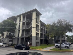 Building Photo - 2801 Riverside Dr