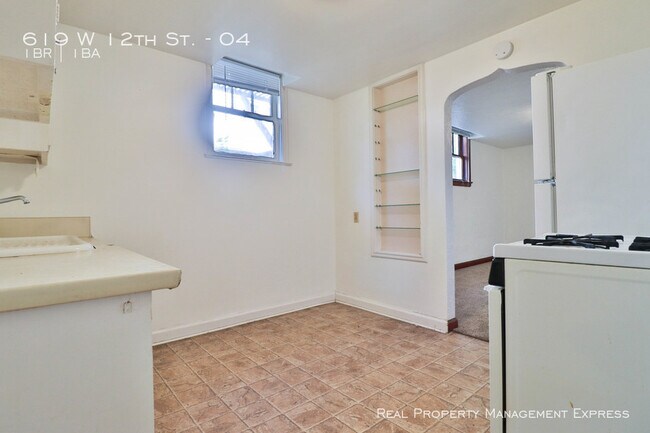 Foto del edificio - 619 W 12th St