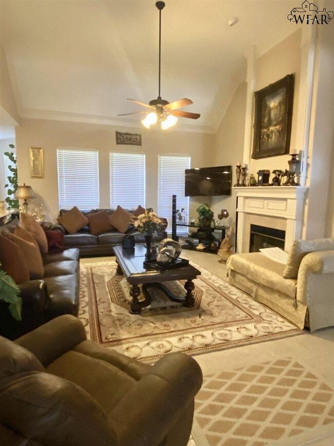 Building Photo - 4122 Candlewood Cir
