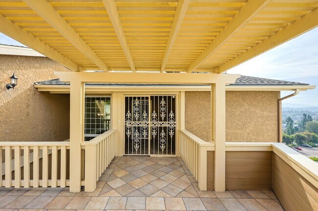 Foto del edificio - Spacious 4 Bed / 3 Bath Home in Desirable Nebo Hill – La Mesa (3,056 Sq Ft)