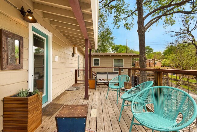 Building Photo - 2906 Westhill Dr