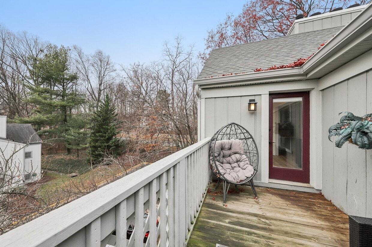 Photo - 2209 Hunters Run Dr (Reston, VA)