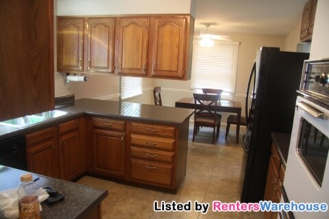 Building Photo - 2030 Honey Ridge Ct