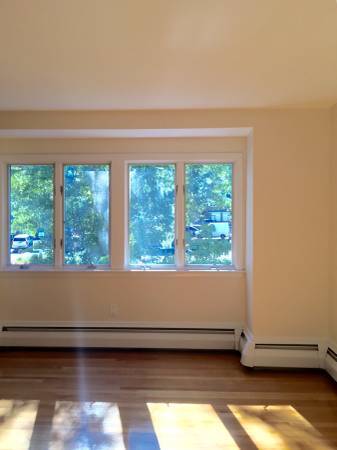 Building Photo - 157 Grove St