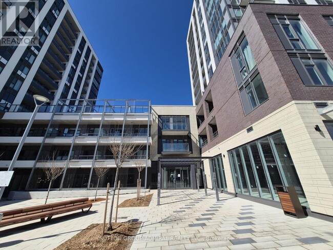 Building Photo - 715 Davis Dr